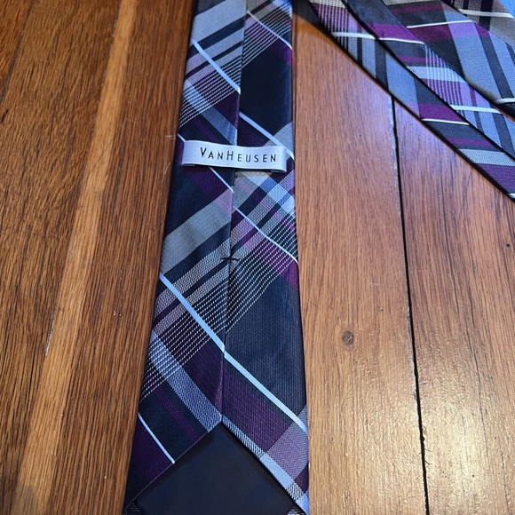 Black/Purple/White Van Heusen Tie - Picture 3 of 3